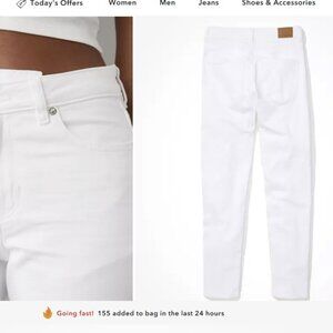 American Eagle Stretch White Mom Jean